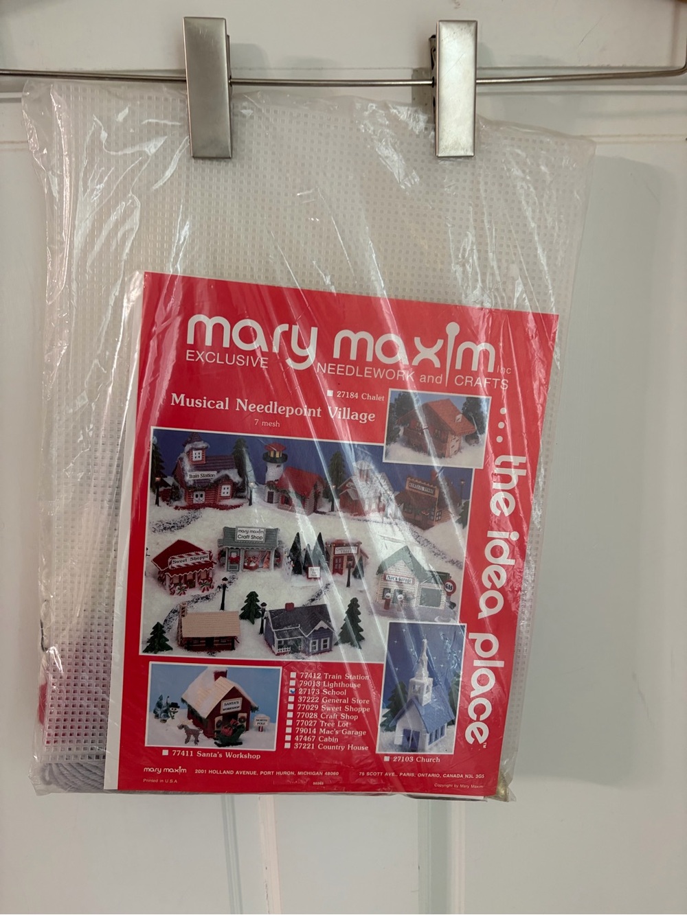 New Sealed Mary Maxim Musical School Plastic Canvas Christmas Village